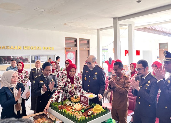 hutjaksa1.jpg